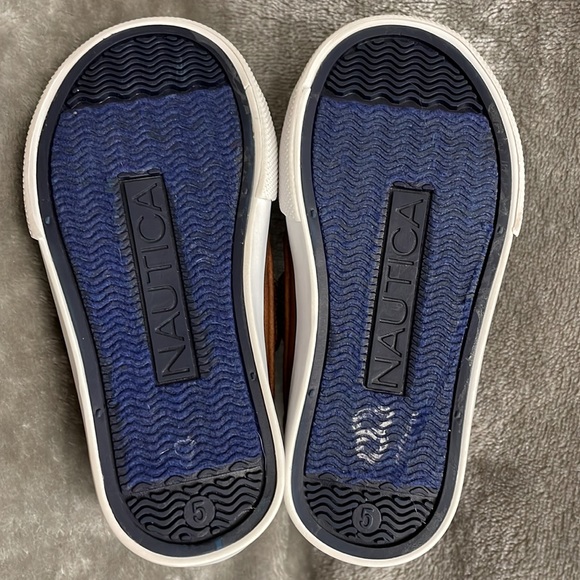 NAUTICA LITTLE RIVER BOAT SHOES - Picture 6 of 9